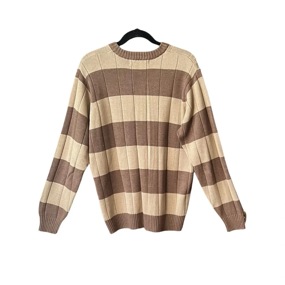 Oscar de le Renta V Neck Striped men’s  Sweater. Size M